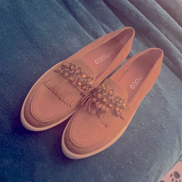 I’m selling a pair of slip on shoes. - Picture 2 of 3